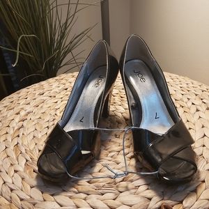 Joe Fresh peep-toe pumps